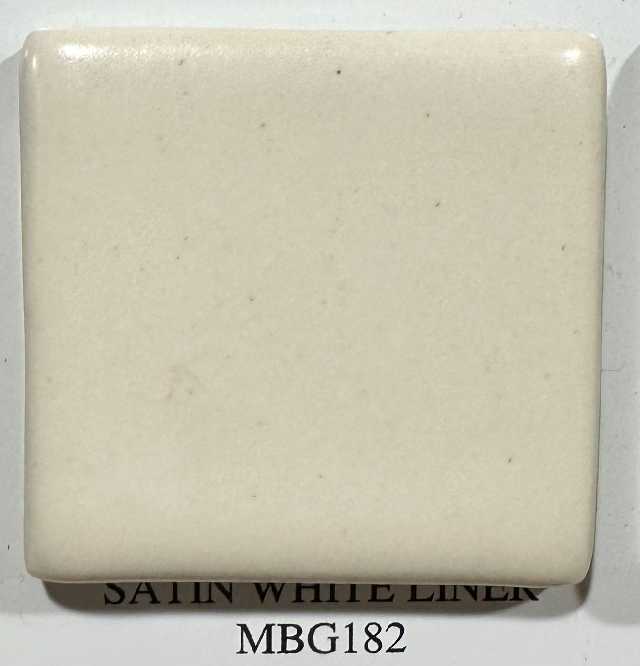 Satin White Liner MBG182